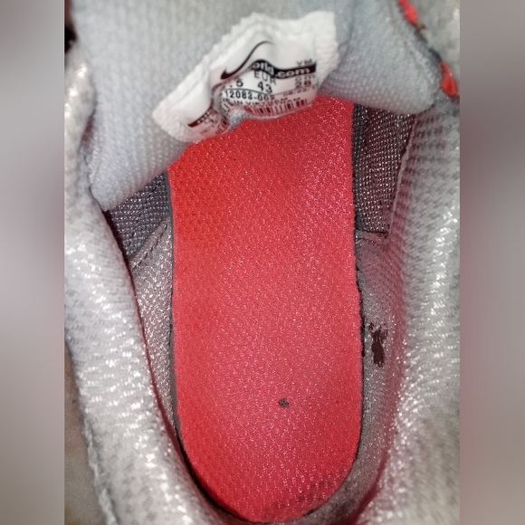 Woman's Nike Running Shoes - Picture 5 of 5